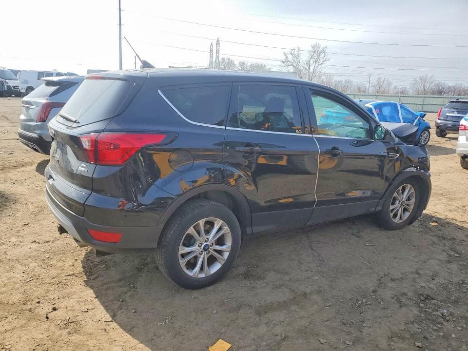 2019 FORD ESCAPE SE 3
