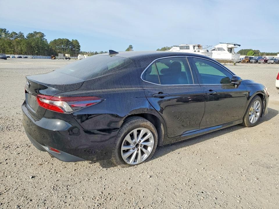 2021 TOYOTA CAMRY LE LE 3