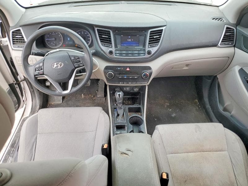 2017 HYUNDAI TUCSON SE SE 8