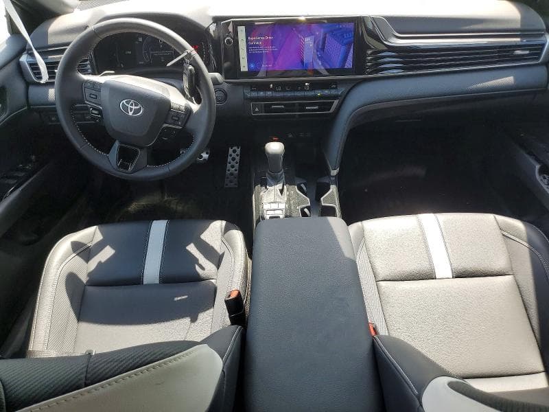 2025 TOYOTA CAMRY SE SE 8