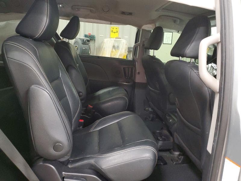 2020 TOYOTA SIENNA SE 7-PASSENGER SE 7-PASSENGER 11