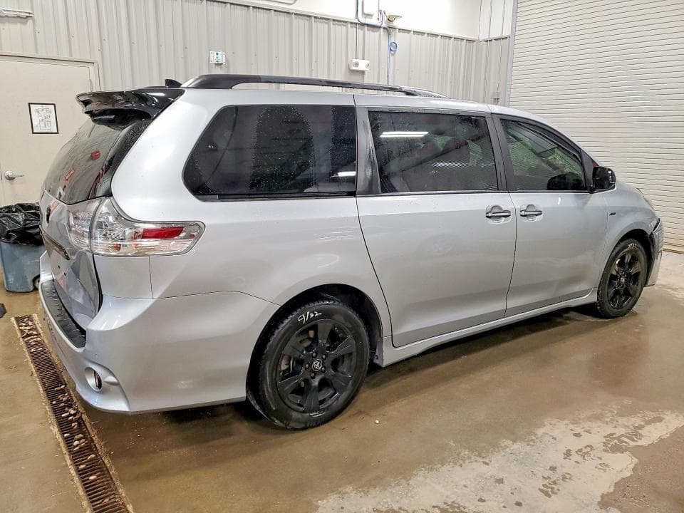 2020 TOYOTA SIENNA SE 7-PASSENGER SE 7-PASSENGER 3