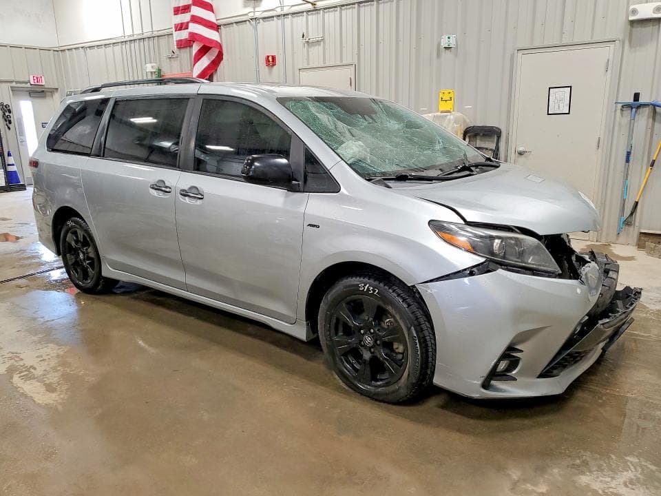 2020 TOYOTA SIENNA SE 7-PASSENGER SE 7-PASSENGER 4