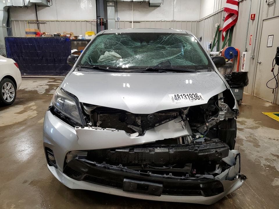 2020 TOYOTA SIENNA SE 7-PASSENGER SE 7-PASSENGER 5