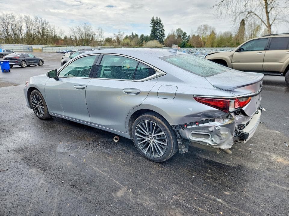 2022 LEXUS ES 300H BASE 2