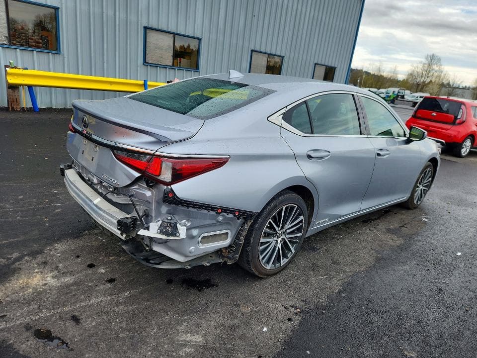 2022 LEXUS ES 300H BASE 3