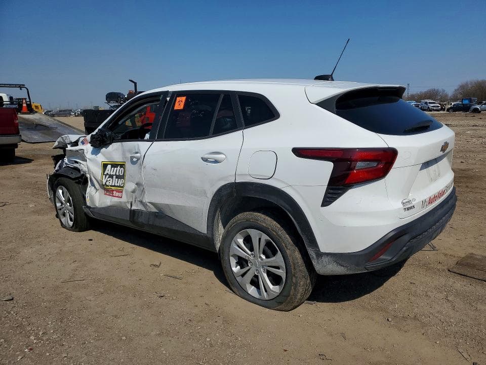 2025 CHEVROLET TRAX LS 2