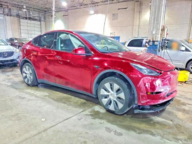 2024 TESLA MODEL Y 4