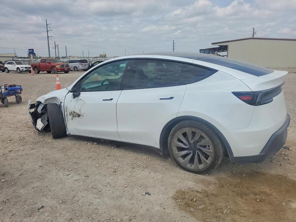 2026 TESLA MODEL Y 2
