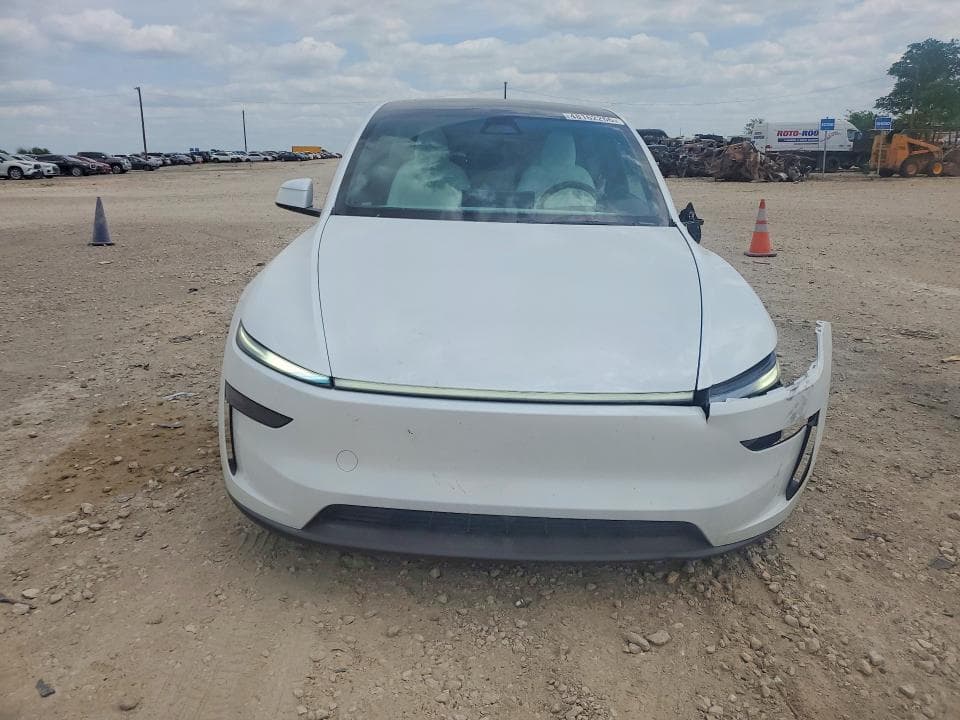 2026 TESLA MODEL Y 5