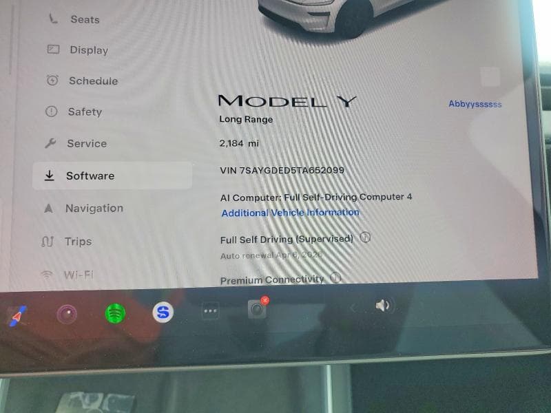 2026 TESLA MODEL Y 9