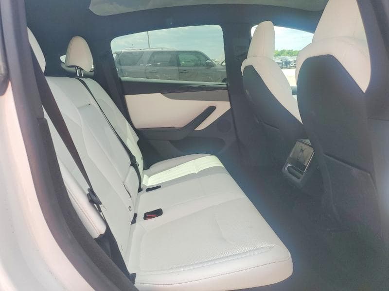 2026 TESLA MODEL Y 10