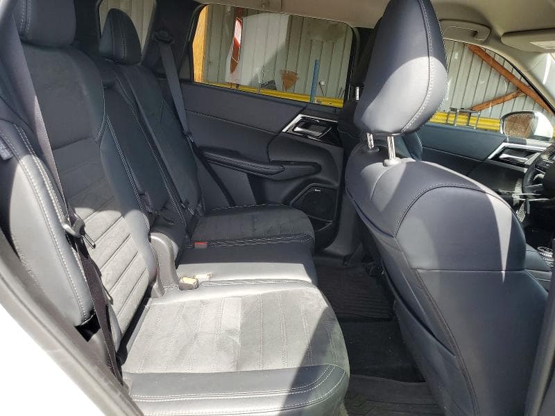 2025 MITSUBISHI OUTLANDER SE 11