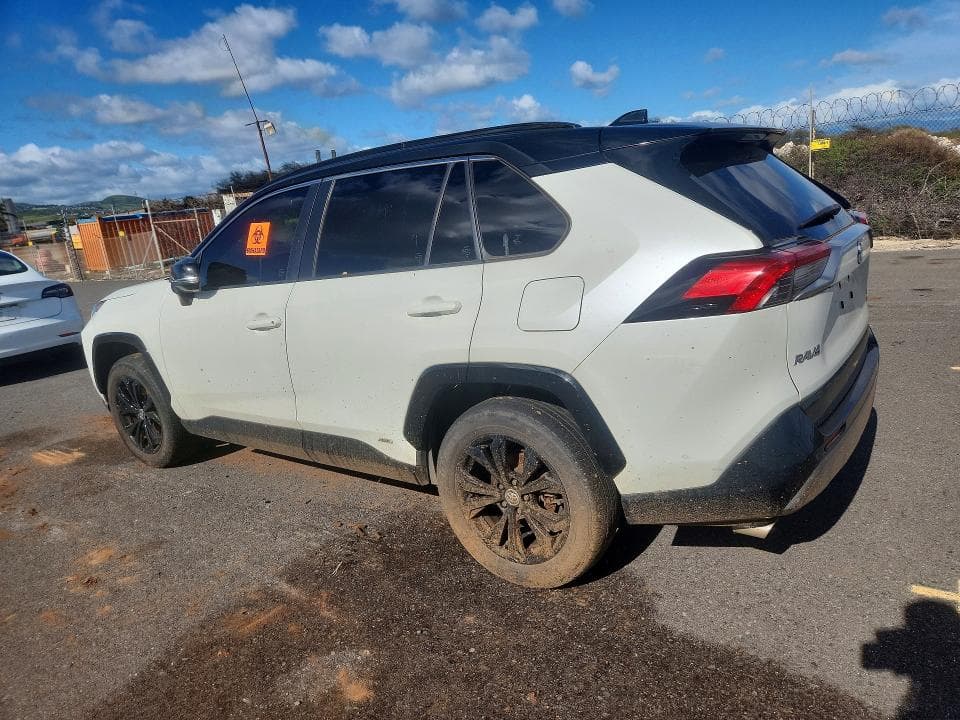 2022 TOYOTA RAV4 HYBRID XSE 2