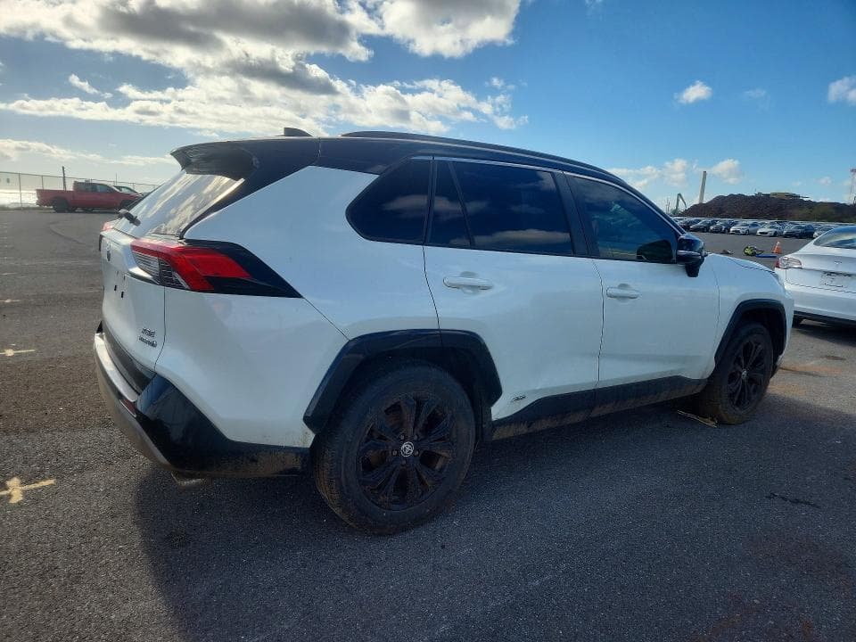 2022 TOYOTA RAV4 HYBRID XSE 3