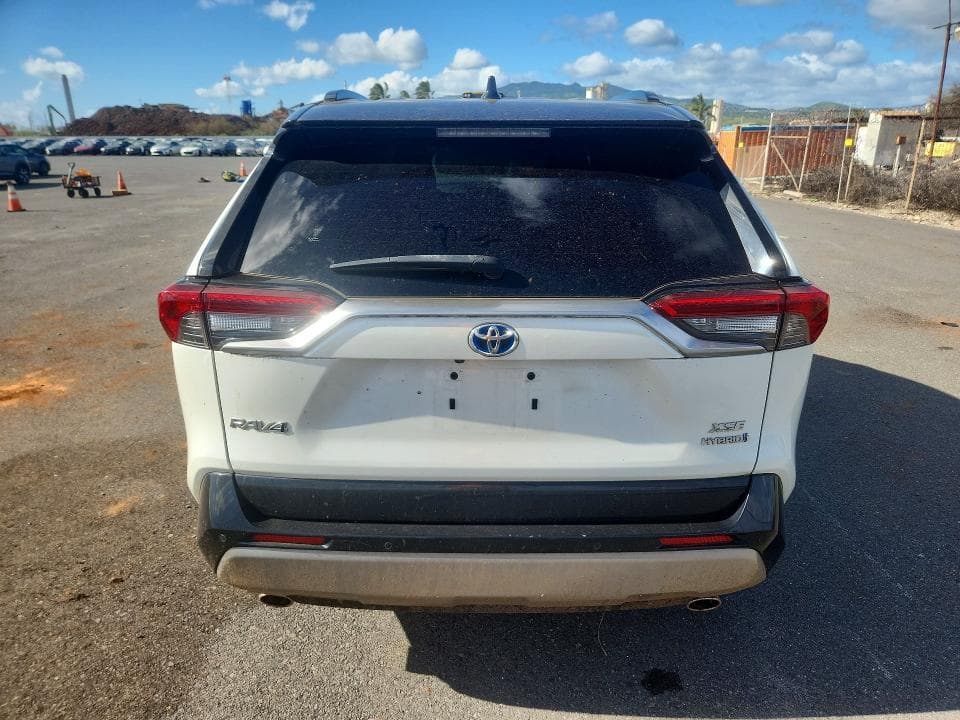 2022 TOYOTA RAV4 HYBRID XSE 6