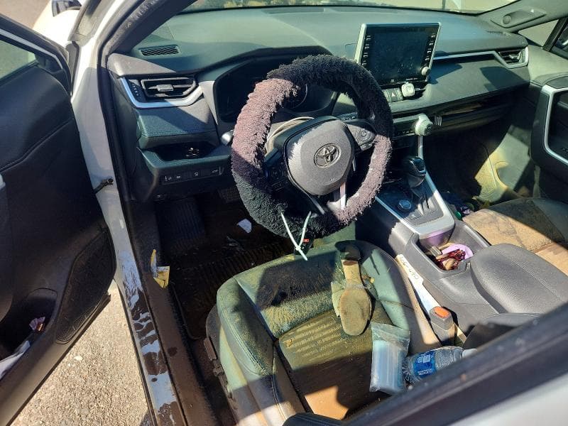 2022 TOYOTA RAV4 HYBRID XSE 8