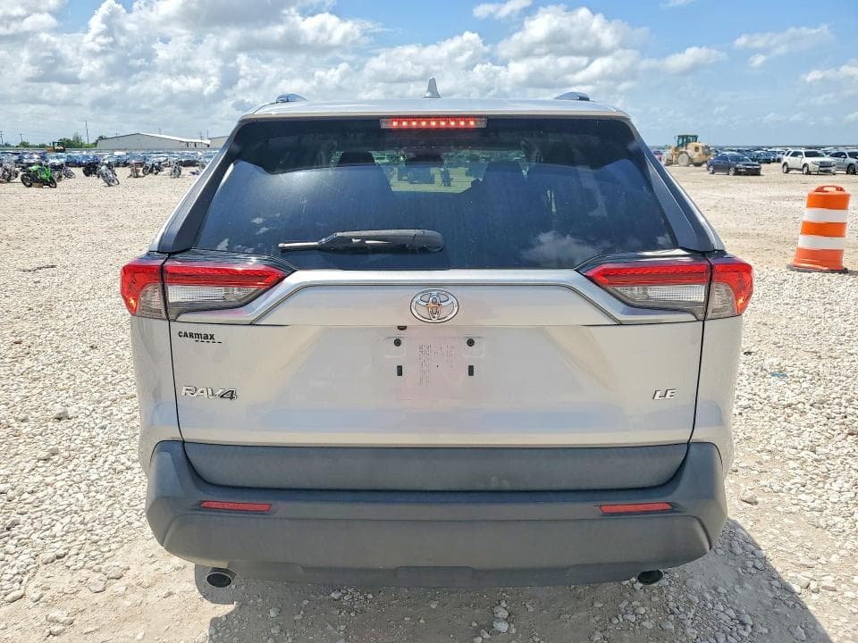 2020 TOYOTA RAV4 LE 6