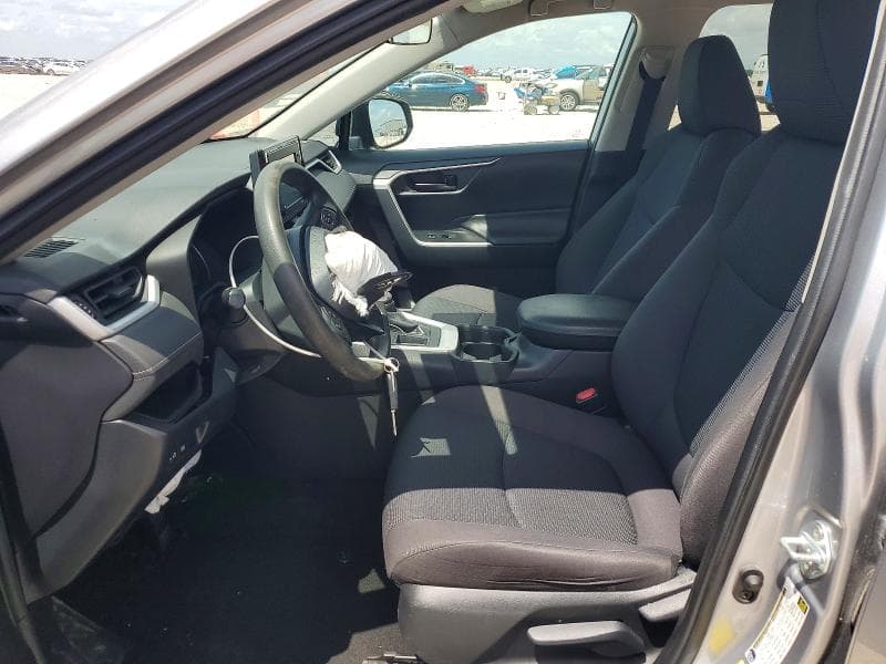 2020 TOYOTA RAV4 LE 7