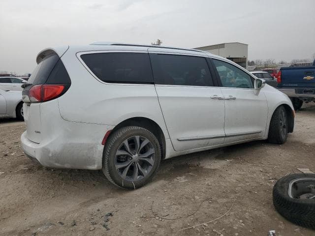 2017 CHRYSLER PACIFICA LIMITED 3