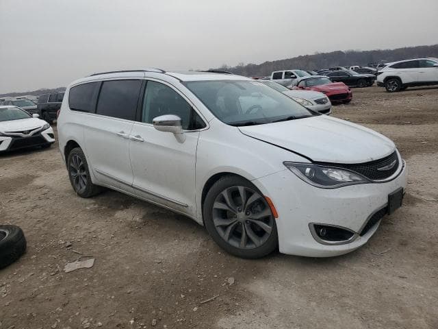 2017 CHRYSLER PACIFICA LIMITED 4