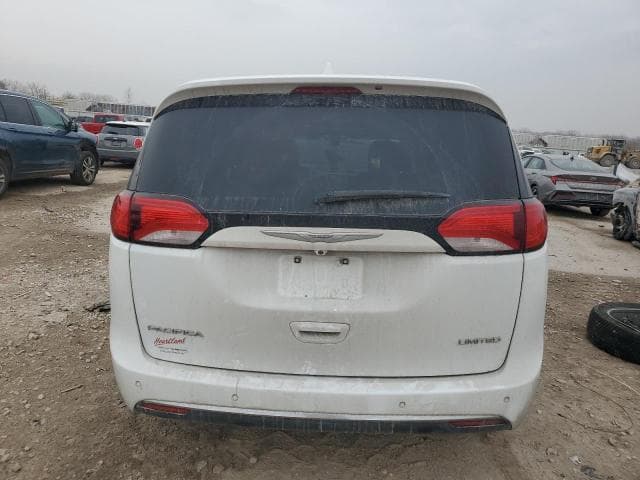2017 CHRYSLER PACIFICA LIMITED 6