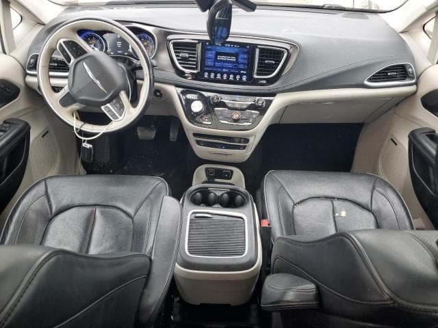 2017 CHRYSLER PACIFICA LIMITED 8