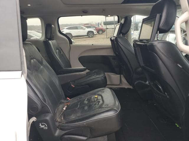 2017 CHRYSLER PACIFICA LIMITED 10