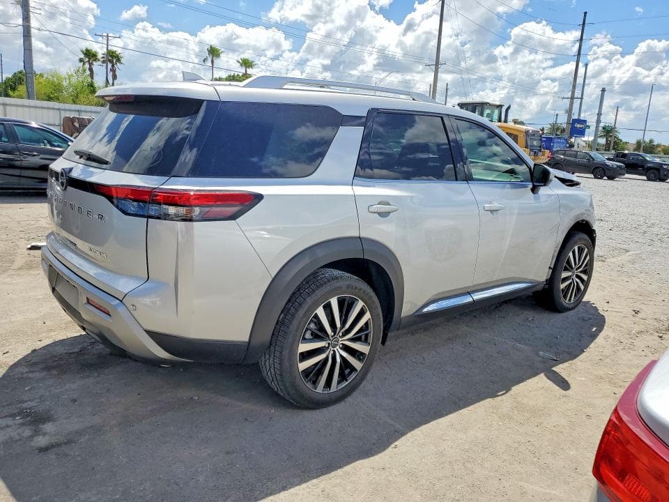 2023 NISSAN PATHFINDER PLATINUM 3