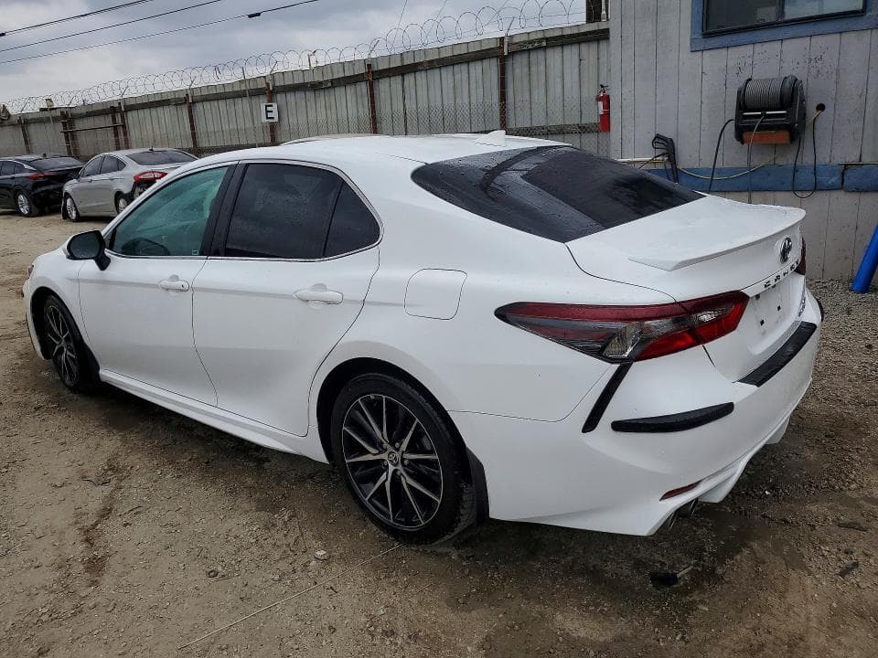 2022 TOYOTA CAMRY HYBRID SE 2