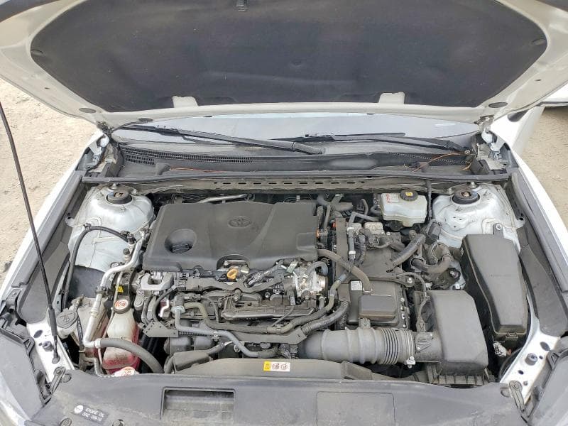 2022 TOYOTA CAMRY HYBRID SE 11