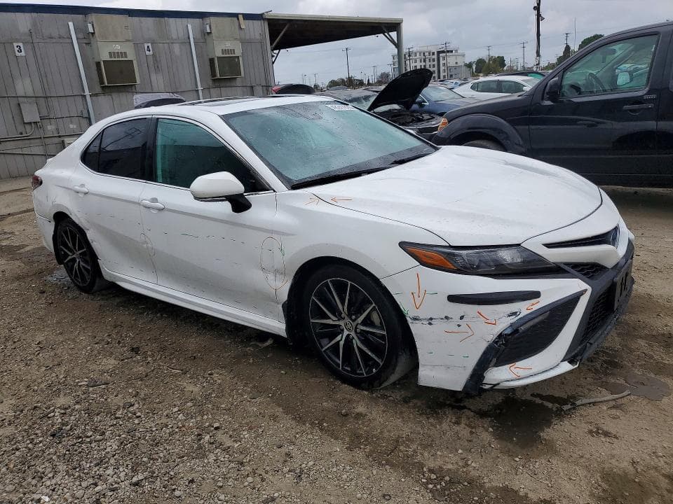 2022 TOYOTA CAMRY HYBRID SE 4