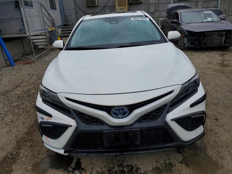 2022 TOYOTA CAMRY HYBRID SE 5