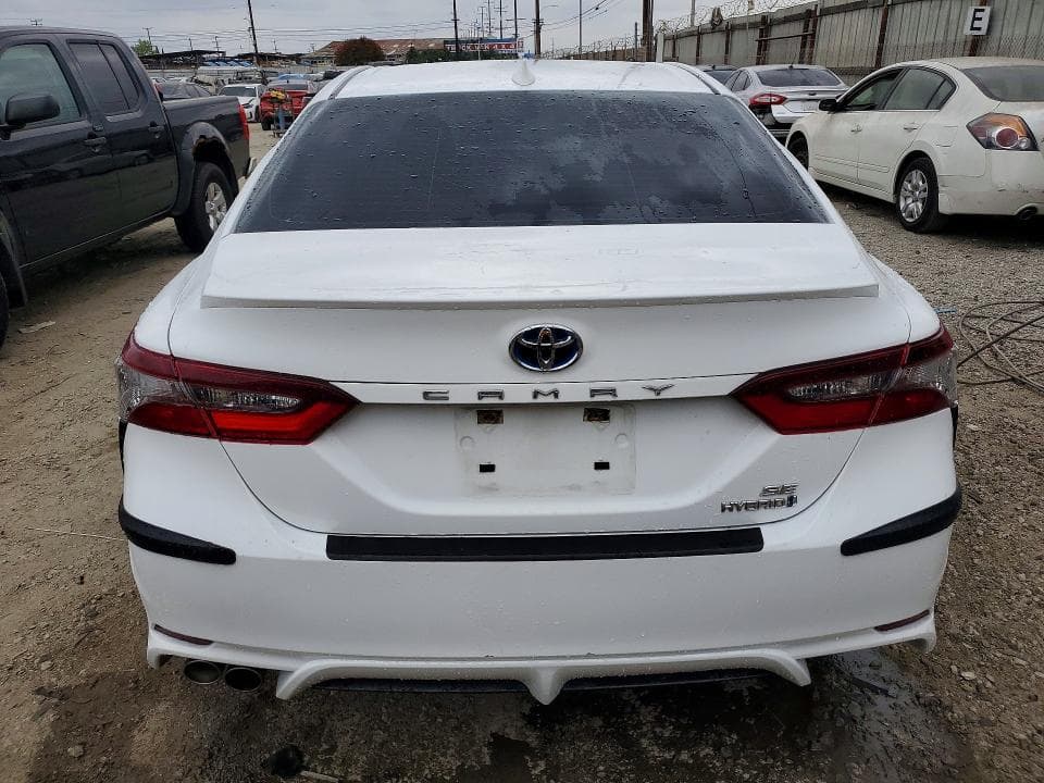 2022 TOYOTA CAMRY HYBRID SE 6