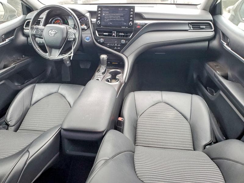 2022 TOYOTA CAMRY HYBRID SE 8