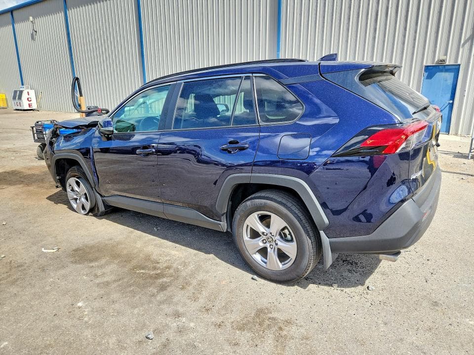 2025 TOYOTA RAV4 XLE 2