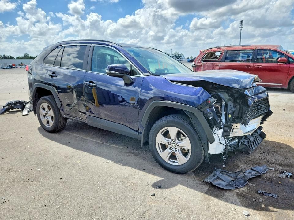 2025 TOYOTA RAV4 XLE 4