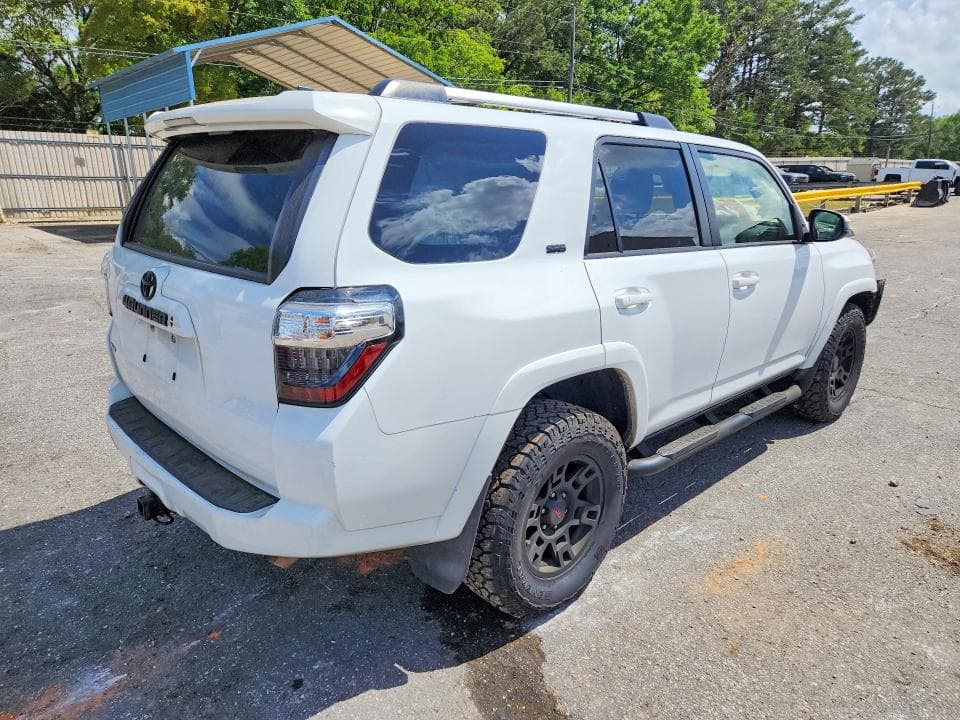 2022 TOYOTA 4RUNNER SR5 SR5 3