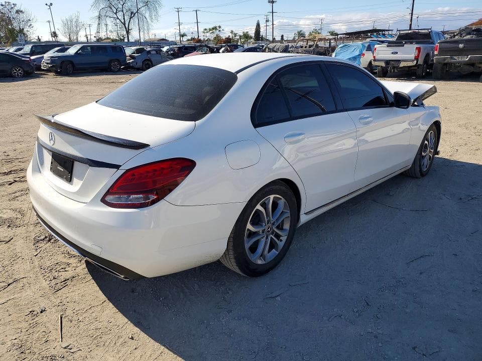 2018 MERCEDES-BENZ C 300 3
