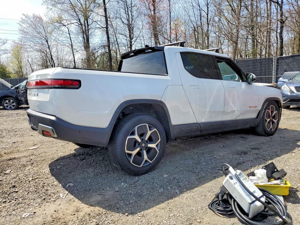 2023 RIVIAN R1T ADVENTURE 3