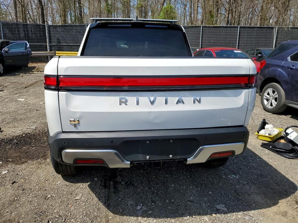 2023 RIVIAN R1T ADVENTURE 6