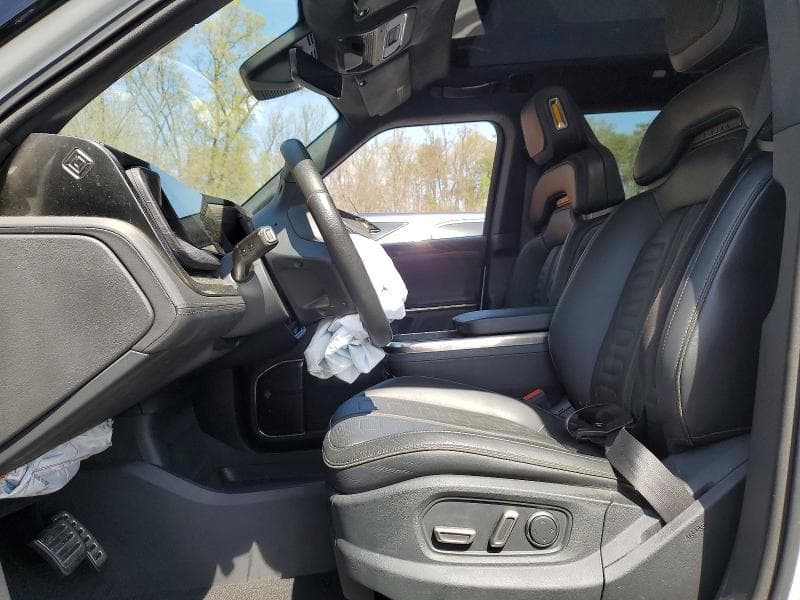 2023 RIVIAN R1T ADVENTURE 7