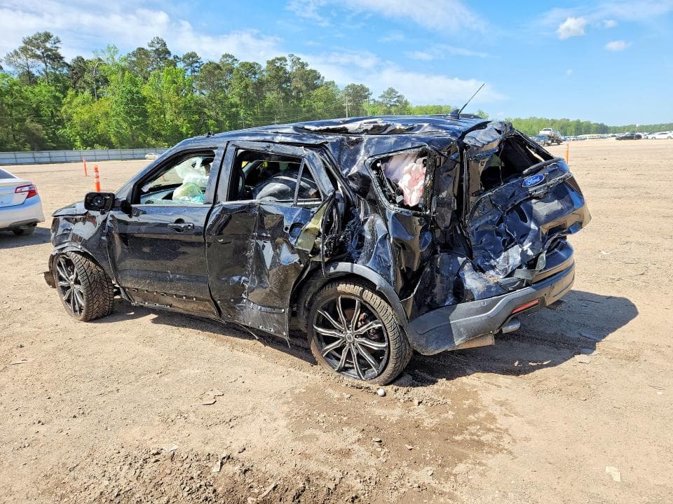 2019 FORD EXPLORER XLT 2