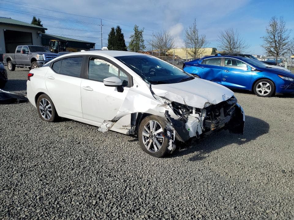 2020 NISSAN VERSA SV 4