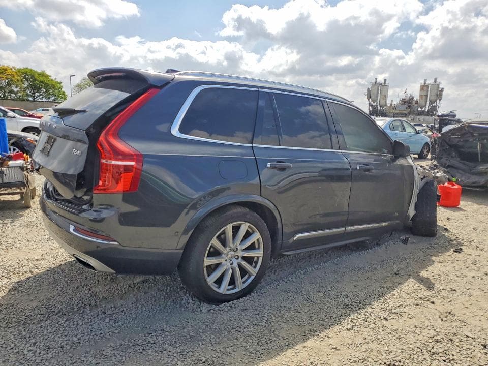 2016 VOLVO XC90 T6 3