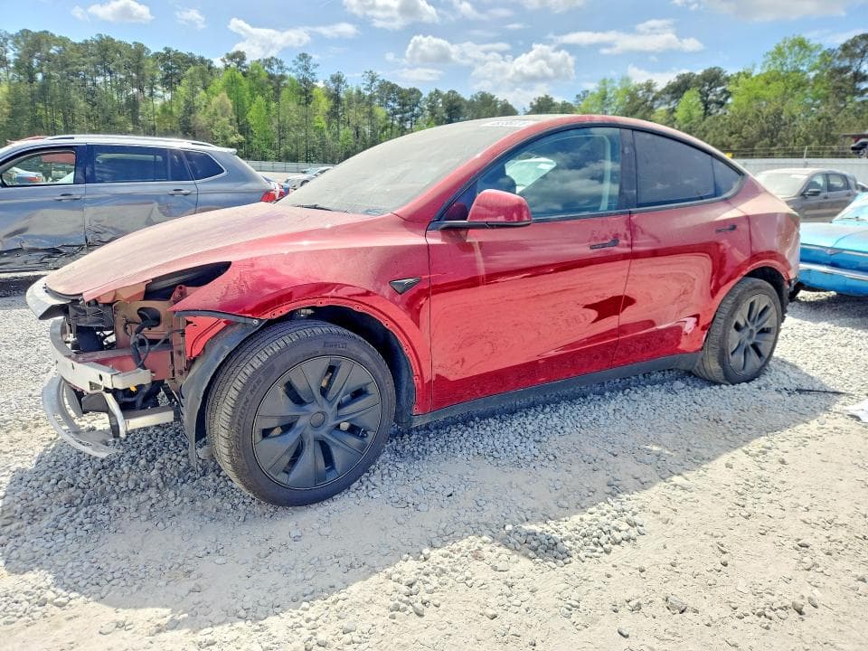 2025 TESLA MODEL Y 1