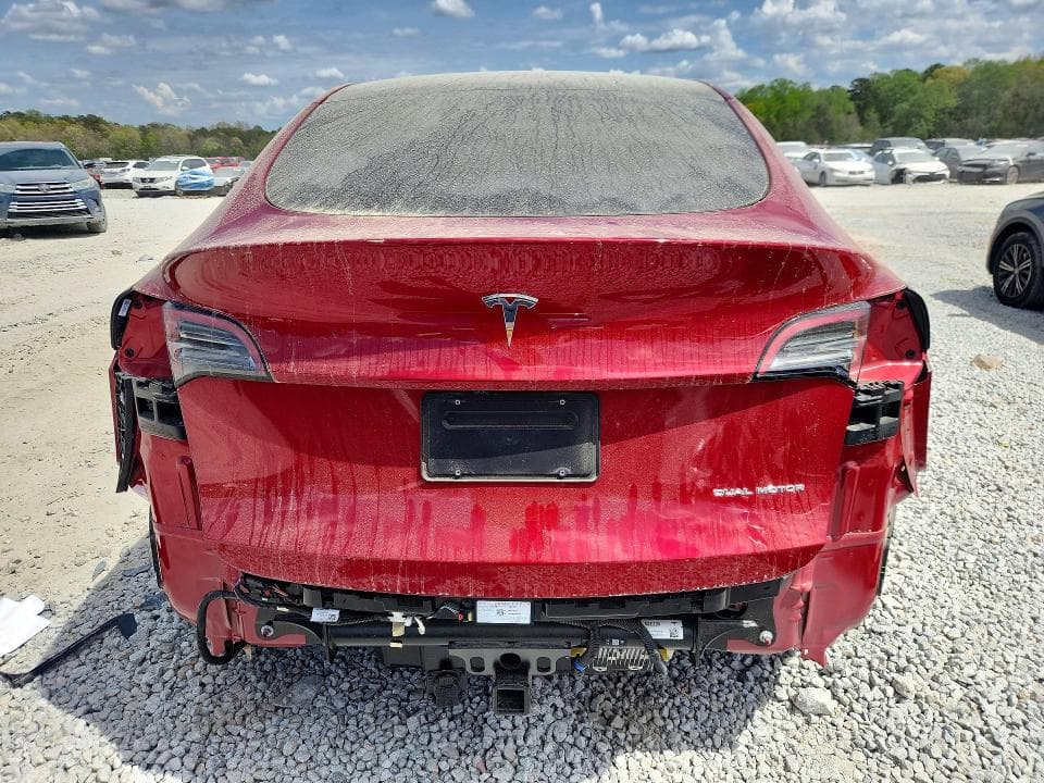 2025 TESLA MODEL Y 6