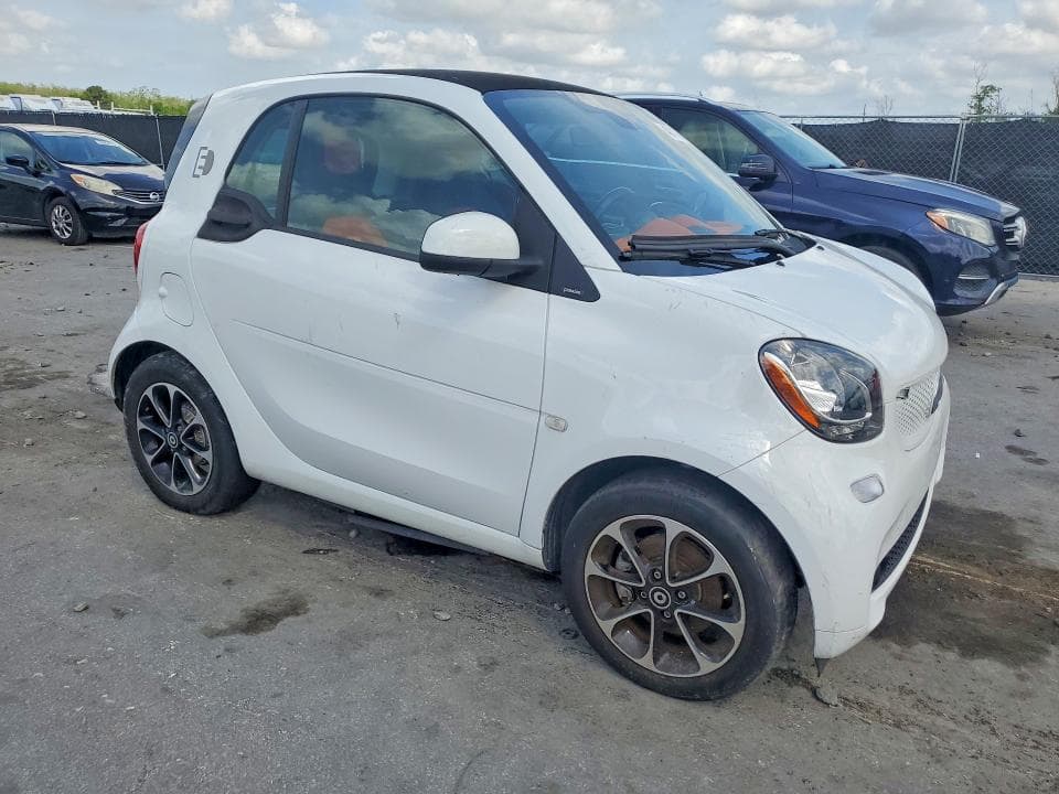 2017 SMART FORTWO 4