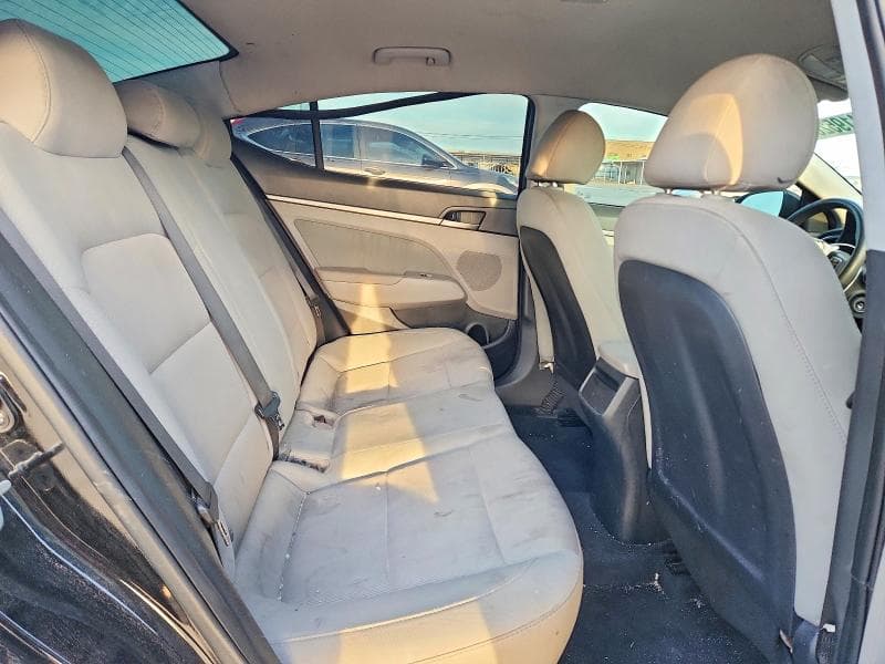 2018 HYUNDAI ELANTRA SEL 10