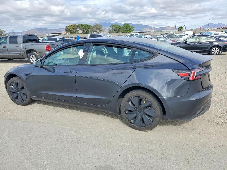 2025 TESLA MODEL 3 2